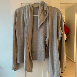 Carrie Underwood gym cover up